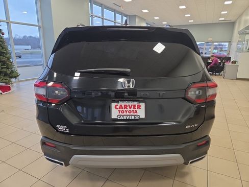 Used 2023 Honda Pilot Elite image 8