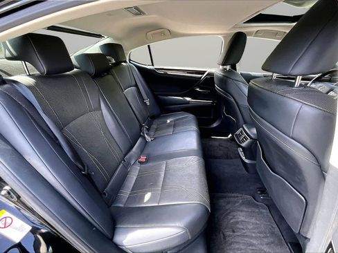 Used 2019 Lexus ES 300h w/ Accessory Package 2 FWD image 25