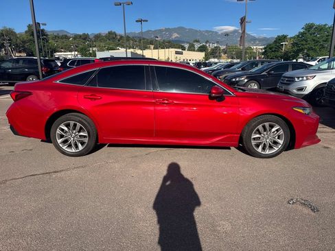 Used 2021 Toyota Avalon XLE w/ Moonroof Package FWD image 9