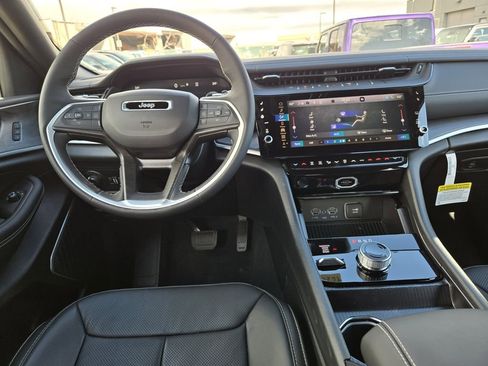 New 2026 Jeep Grand Cherokee Limited AWD/4WD image 16
