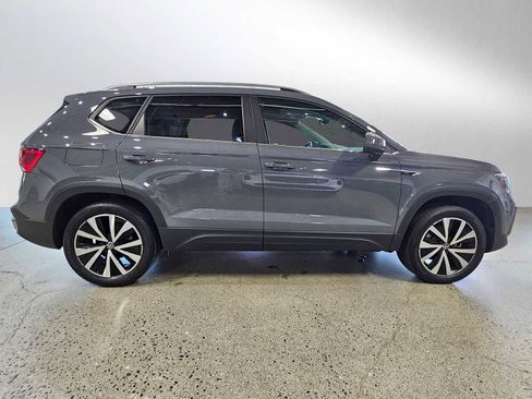 Used 2023 Volkswagen Taos SE w/ Panoramic Sunroof Package AWD/4WD image 2