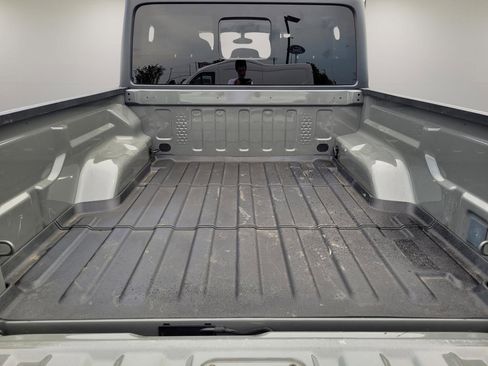 Used 2023 Jeep Gladiator Sport AWD/4WD image 26