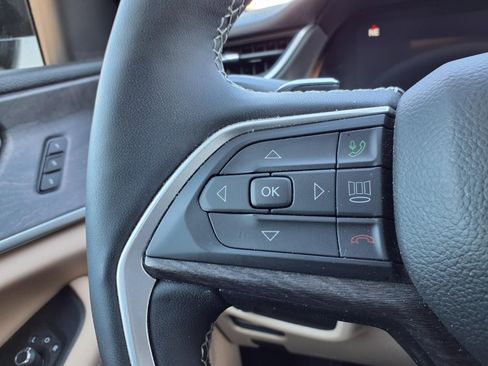 Certified 2023 Jeep Grand Cherokee Limited image 11