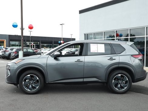 Used 2025 Nissan Rogue SV AWD/4WD image 9