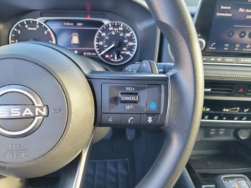Used 2024 Nissan Rogue SV FWD image 19