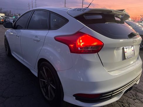 Used 2017 Ford Focus ST image 5