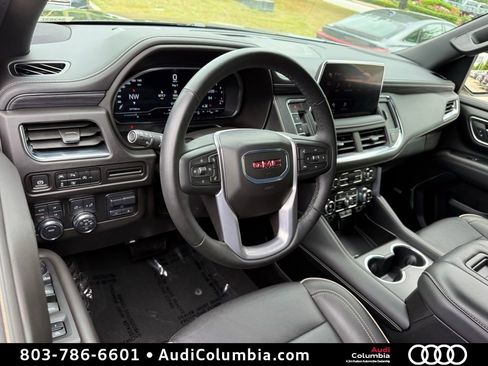 Used 2024 GMC Yukon SLT w/ SLT Premium Package AWD/4WD image 3