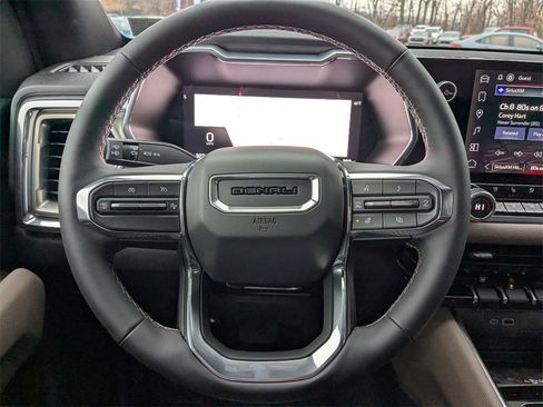 New 2026 GMC Canyon Denali w/ LPO, Denali Black Edition image 18