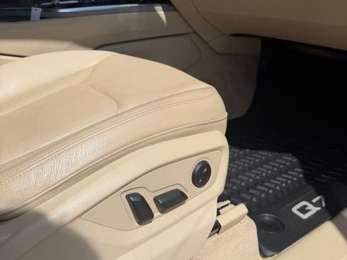 Used 2019 Audi Q7 3.0T Prestige w/ Prestige Package AWD/4WD image 22
