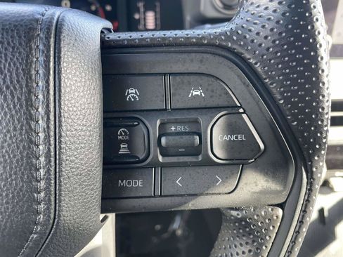 Used 2025 Toyota Tacoma SR5 AWD/4WD image 27