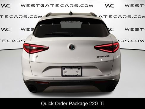 Used 2023 Alfa Romeo Stelvio Ti AWD/4WD image 4