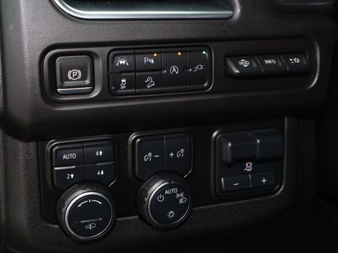 Used 2021 Chevrolet Suburban High Country image 28