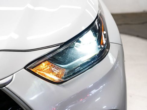 Used 2023 Toyota Highlander XLE FWD image 7