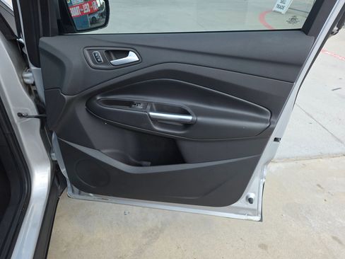 Used 2017 Ford Escape Titanium image 26