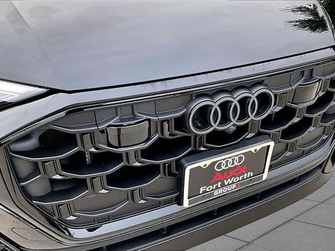 Used 2026 Audi SQ8 Prestige AWD/4WD image 32
