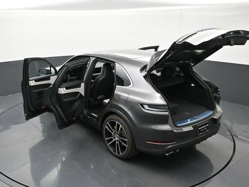 New 2026 Porsche Cayenne S image 32