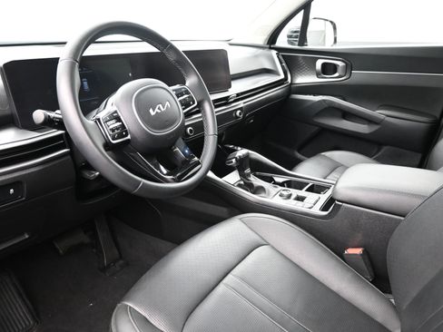 Used 2024 Kia Sorento S w/ Panoramic Sunroof Package image 10