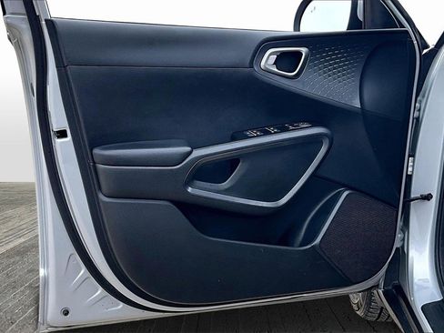 Certified 2021 Kia Soul EX image 18