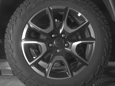 Used 2025 Jeep Compass Trailhawk AWD/4WD image 15