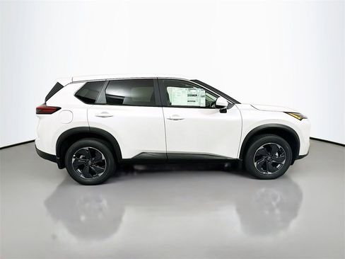 New 2026 Nissan Rogue SV FWD image 10