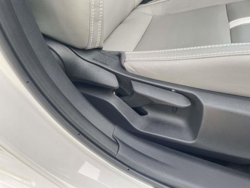 Used 2025 Toyota Camry SE w/ Convenience Package image 30