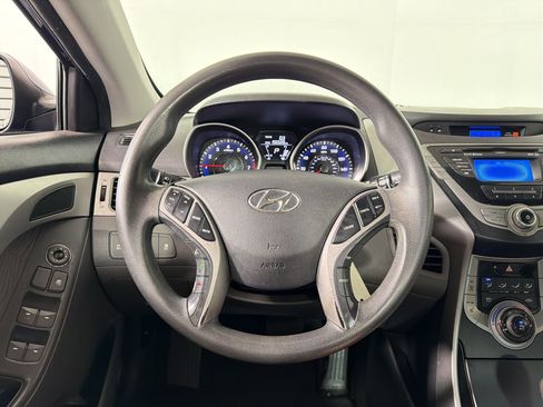 Used 2013 Hyundai Elantra GLS w/ Preferred Pkg image 16