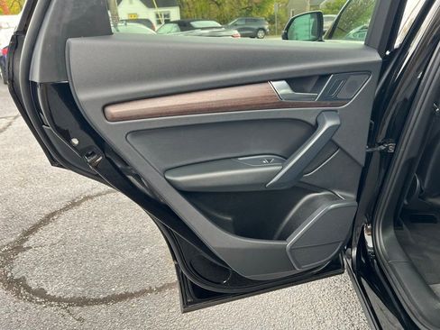 Used 2023 Audi Q5 2.0T Premium w/ Convenience Package image 31