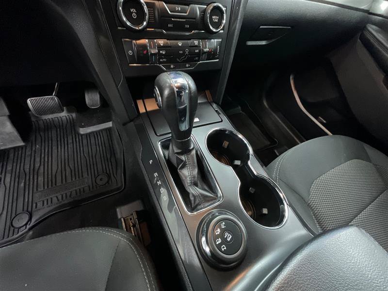 Used 2019 Ford Explorer XLT w/ Equipment Group 201A AWD/4WD image 15