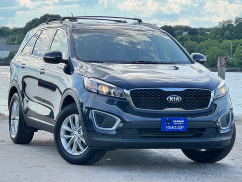 Used 2016 Kia Sorento AWD image 2