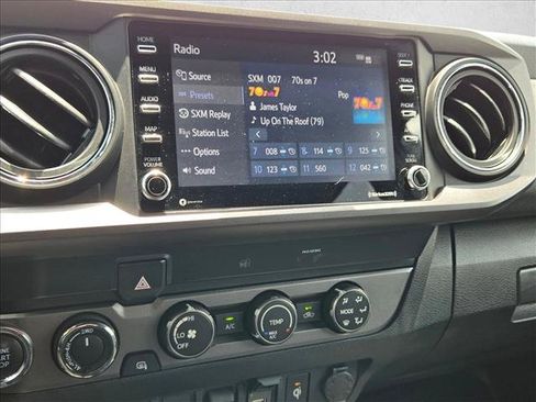 Used 2020 Toyota Tacoma TRD Sport AWD/4WD image 13