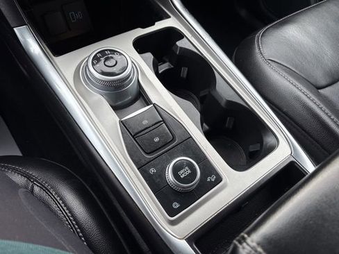 Used 2023 Ford Explorer Limited image 19