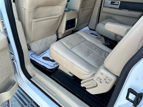 Used 2015 Ford Expedition EL XLT w/ Equipment Group 202A RWD image 9