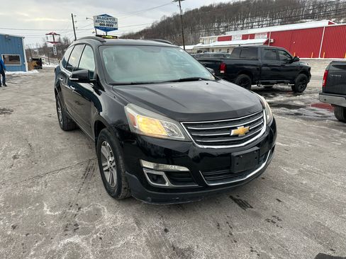 Used 2016 Chevrolet Traverse LT image 3