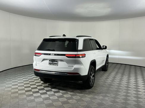 Certified 2024 Jeep Grand Cherokee Limited image 6