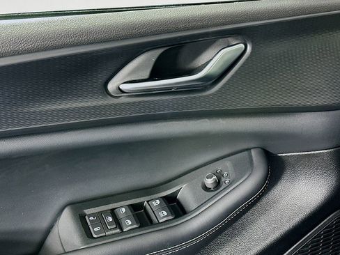 Certified 2024 Jeep Grand Cherokee Altitude image 27