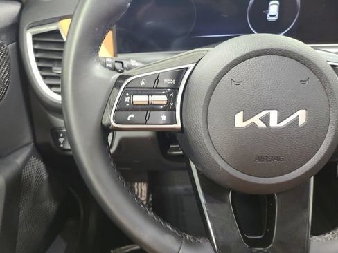 Used 2024 Kia Seltos EX AWD/4WD image 25