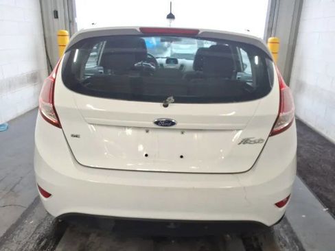 Used 2015 Ford Fiesta SE image 4