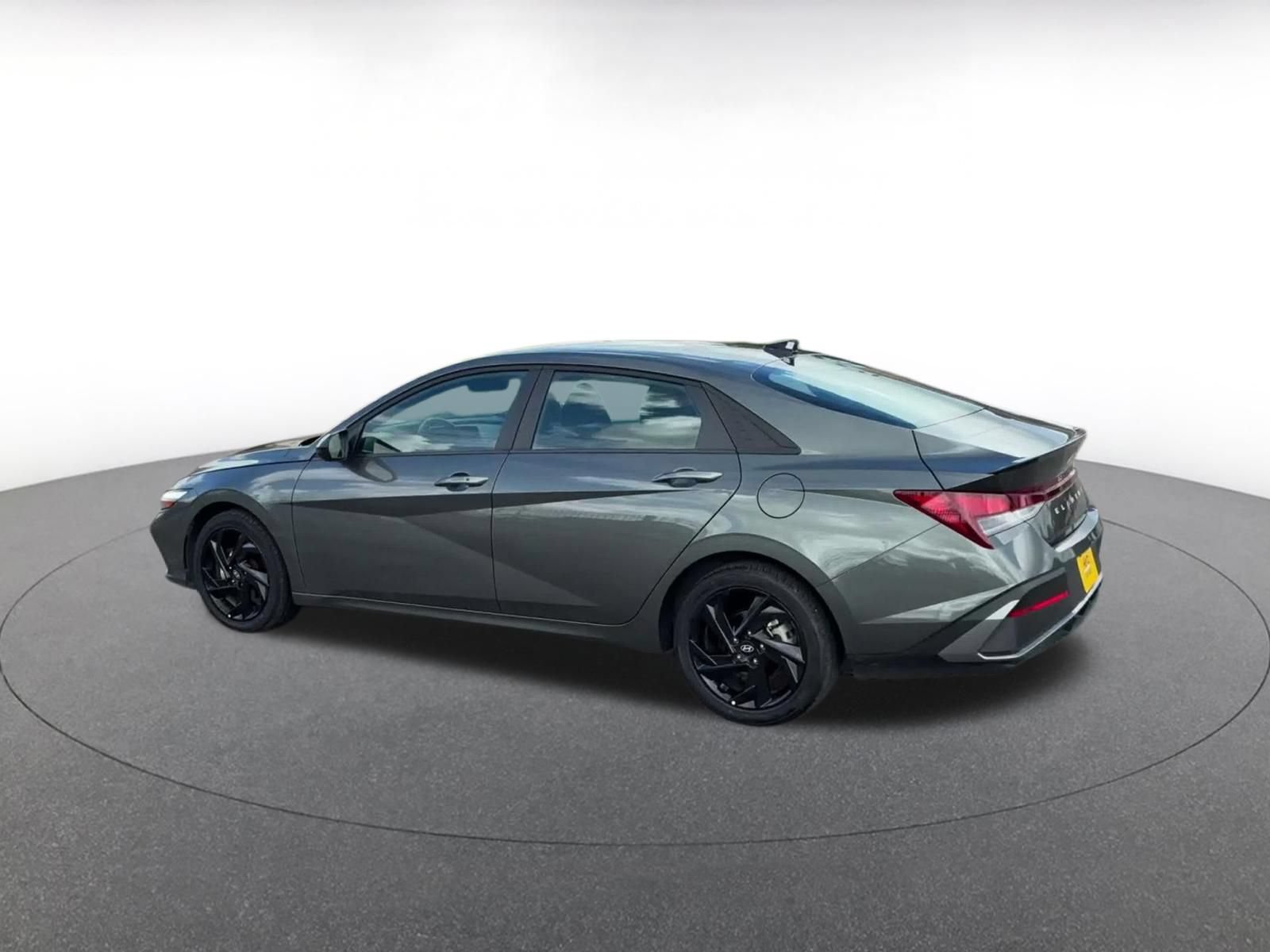 Used 2026 Hyundai Elantra Sport FWD image 9