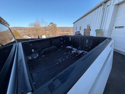 Used 2025 Chevrolet Silverado 1500 LT image 11