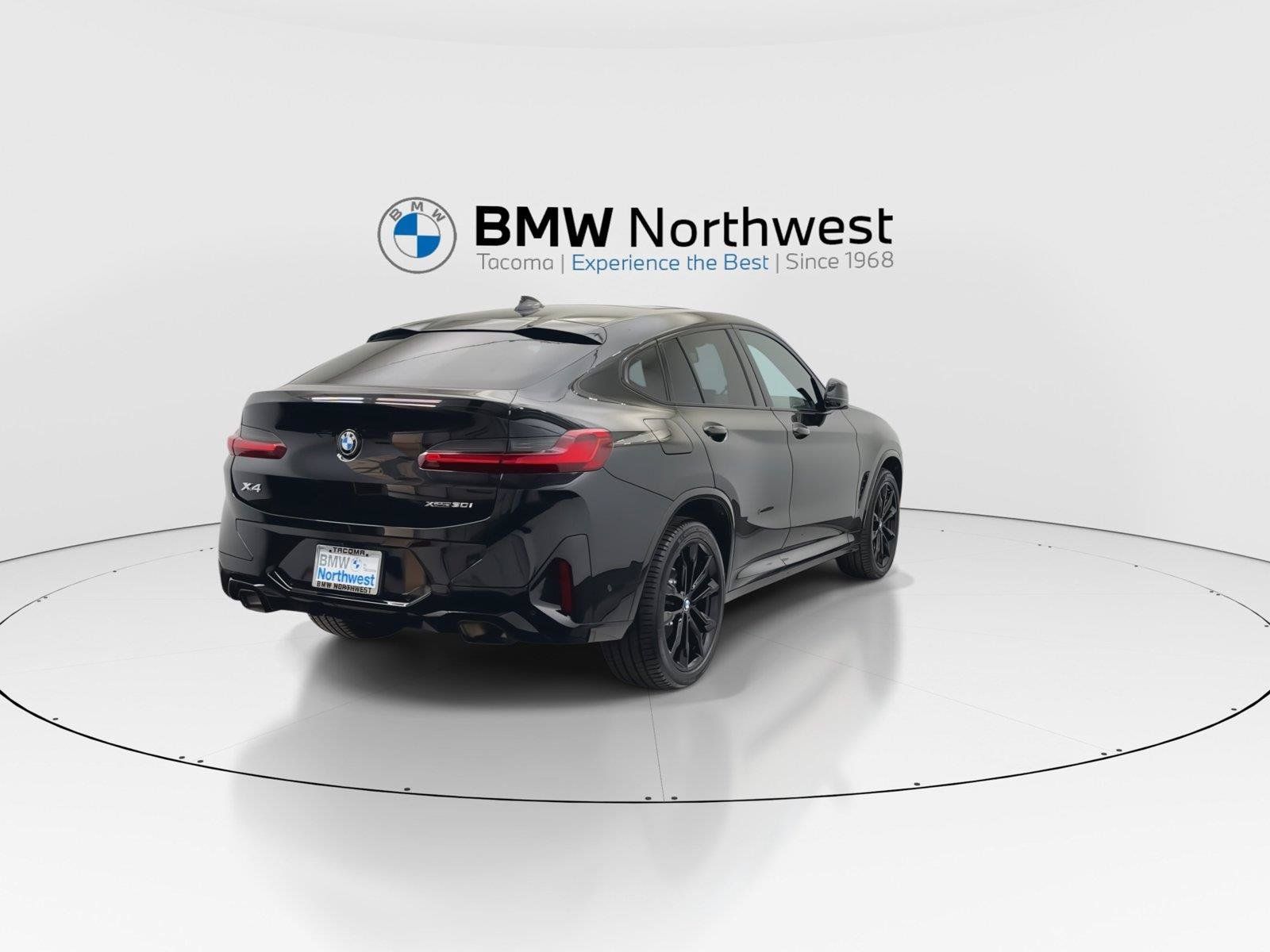 Used 2025 BMW X4 xDrive30i w/ Premium Package AWD/4WD image 3