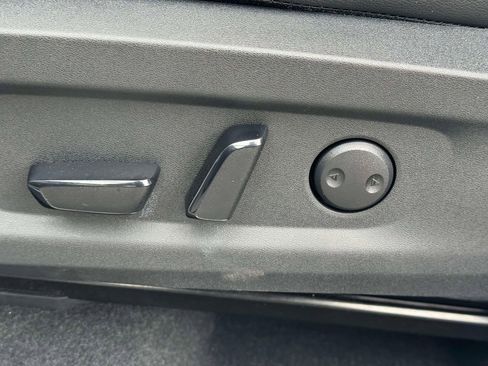 Used 2025 Nissan Murano SL image 17