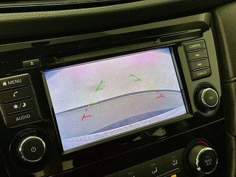 Used 2018 Nissan Rogue S AWD/4WD image 22