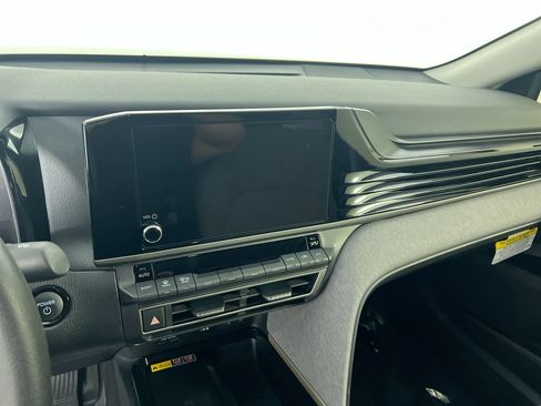 Used 2025 Toyota Camry LE FWD image 25