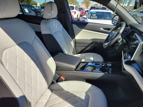 New 2026 Volkswagen Atlas Cross Sport SEL Premium R-Line image 6