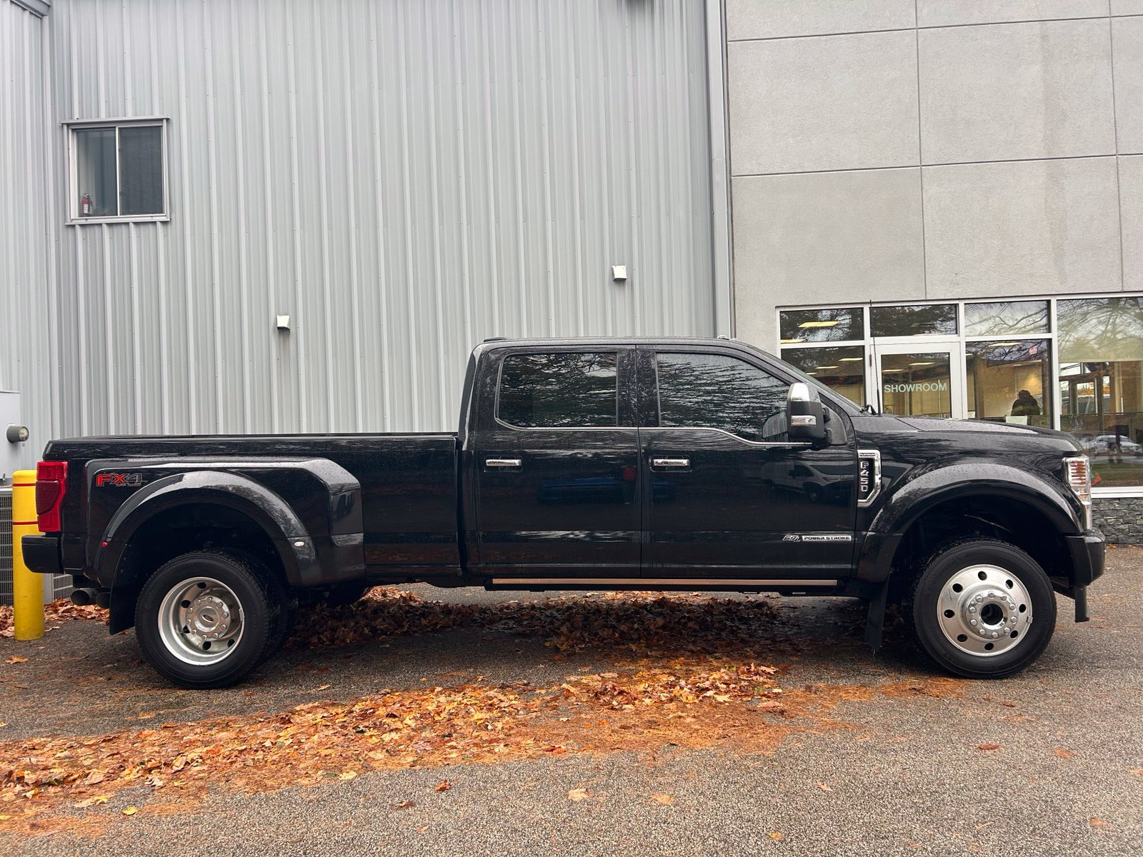 Used 2022 Ford F450 Platinum w/ FX4 Off-Road Package AWD/4WD image 4