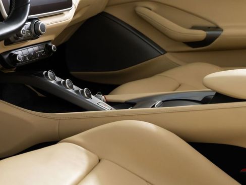 Used 2022 Ferrari Portofino M RWD image 6