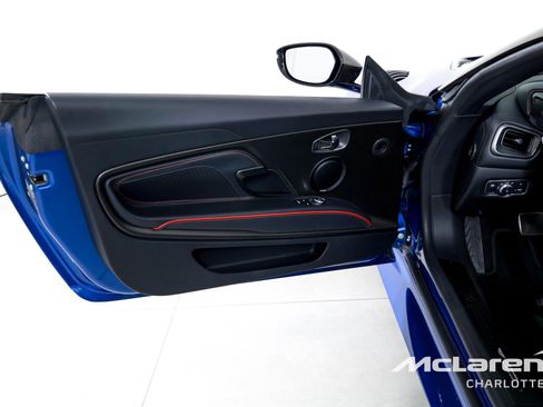 Used 2023 Aston Martin DBS Superleggera Volante image 11