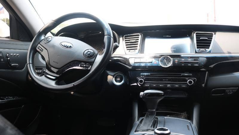 Used 2017 Kia K900 Premium RWD image 19