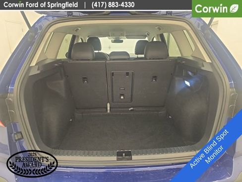 Used 2024 Volkswagen Taos SE FWD image 15