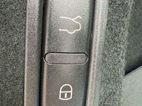 Used 2019 Maserati Levante Trofeo AWD/4WD image 14